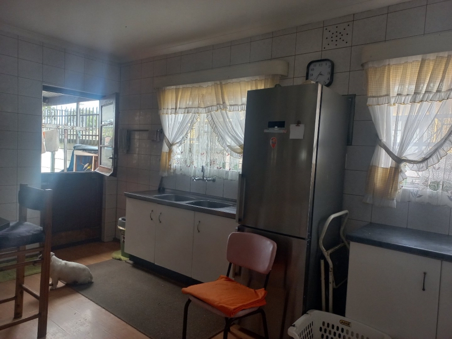 3 Bedroom Property for Sale in Charlesville Western Cape